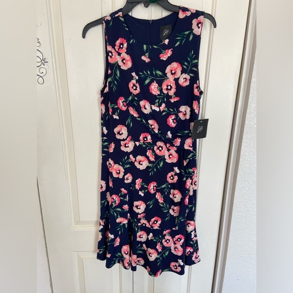 jh Dresses & Skirts - JH Sleeveless Floral Dress Size 12